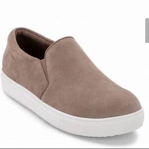 NWOT Blondo Gacie 2.0 waterproof slip-on sneaker Size 8